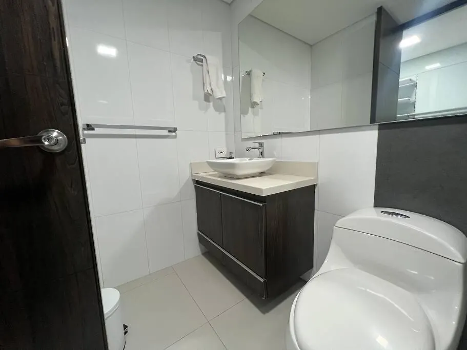 402 - Beautiful Apartament In Heart Of El Poblado Medellín